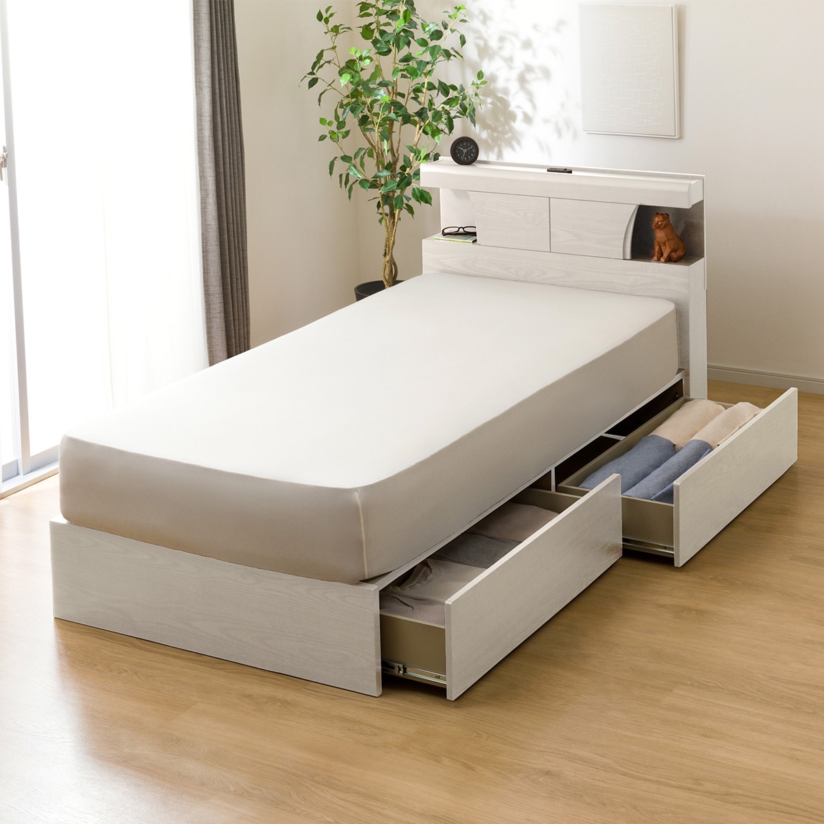 ニトリ　収納付きシングルベッド(白ホワイト)　マットレス・シーツ含む5点セット購入価格¥9250