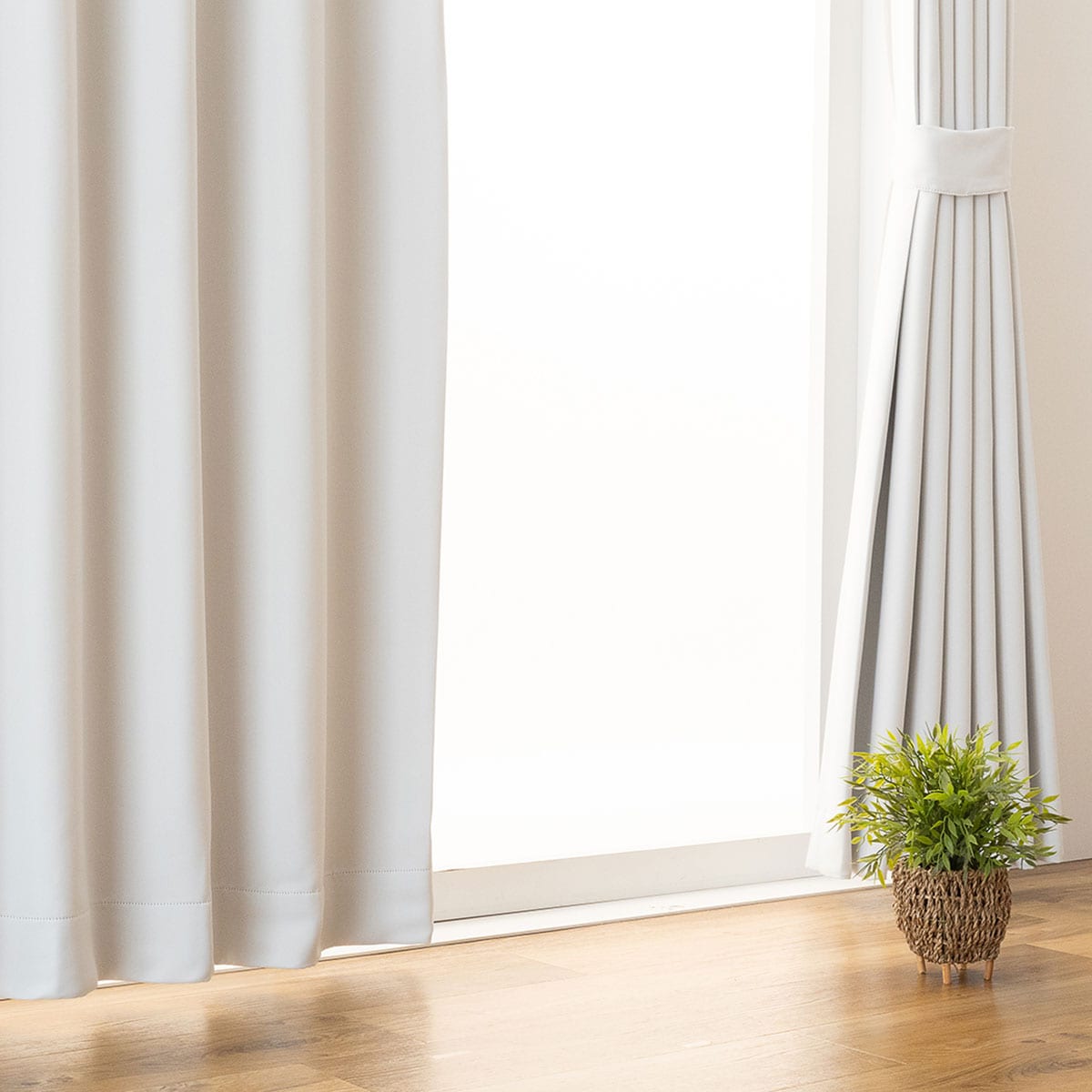 遮光1級・遮熱カーテン（無地・ホワイト）100×160×2通販 | ニトリ 